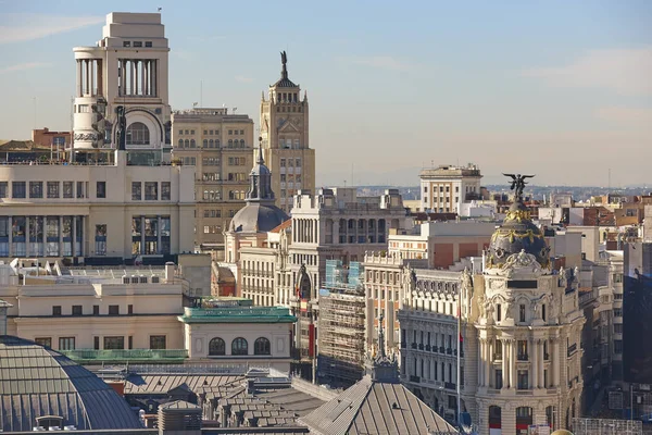 Madrids Skyline Stadtzentrum. traditionelle Gebäude in der Innenstadt. trav — Stockfoto