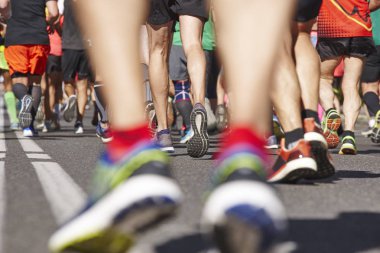 Maraton koşucuları sokakta. Sağlıklı yaşam tarzı. Spor aktivit