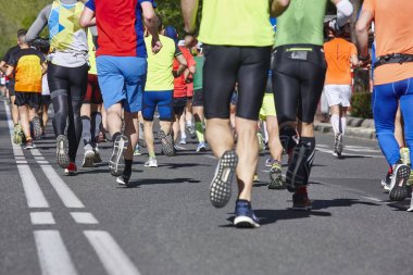 Maraton koşucuları sokakta. Sağlıklı yaşam tarzı. Sporcu 