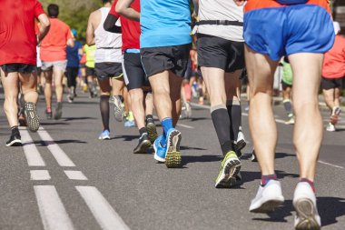 Maraton koşucuları sokakta. Sağlıklı yaşam tarzı. Sporcu