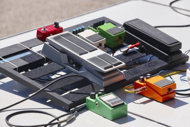 Gitar pedalı efektleri enstrüman. Rock müzik ekipmanları. Ses p
