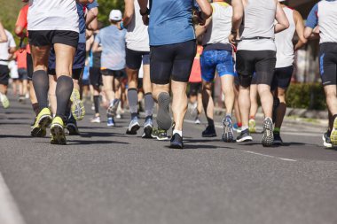 Maraton koşucuları sokakta. Sağlıklı yaşam tarzı. Sporcu