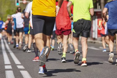 Maraton koşucuları sokakta. Sağlıklı yaşam tarzı. Sporcu