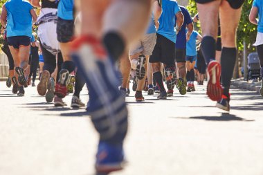 Maraton koşucuları sokakta. Sağlıklı yaşam tarzı. Sporcu