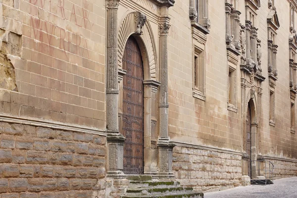 Reinassence budova v Baeza City v Andalusii. Historika starožitností — Stock fotografie