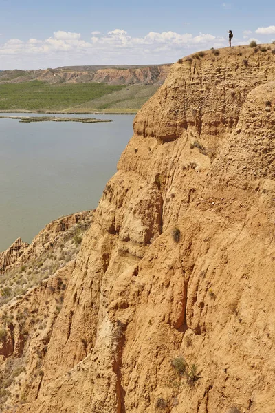 Red clay erosion gully and river. Eroded landscape. Spain — Stock Photo, Image