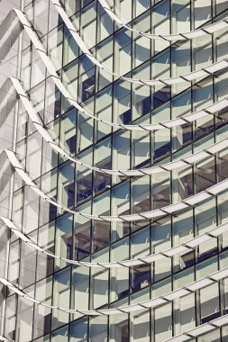Modern bina cam cephe. Mimarlık şehir kentsel konstrüktif
