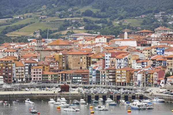 Traditional basque country fishing village of Bermeo. Spanish co — Stock Photo, Image