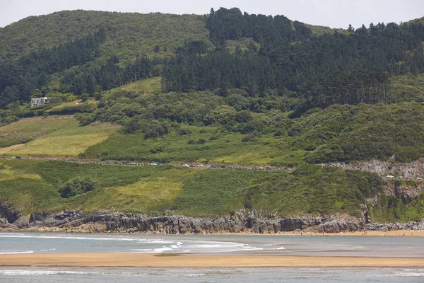 Hiszpańskie wybrzeże w kraju Basków. Plaży Mundaka. Urdaibai, Sp — Zdjęcie stockowe