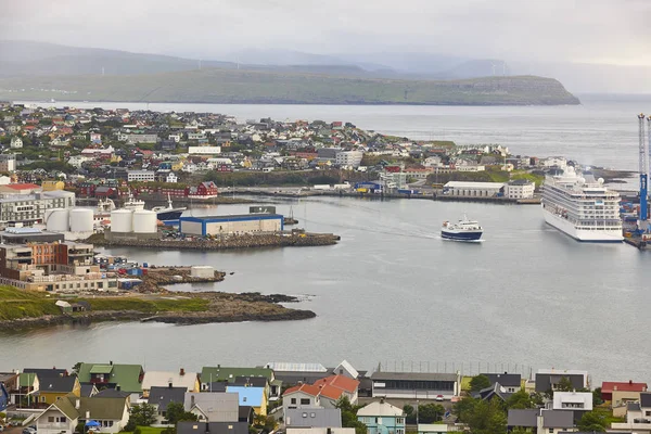 Capital de las islas Feroe, Torshavn. Puerto y centro de la ciudad. Streymoy i —  Fotos de Stock