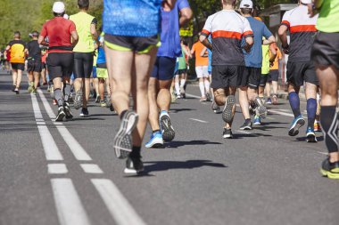 Maraton koşucuları sokakta. Sağlıklı yaşam tarzı. Spor aktivit