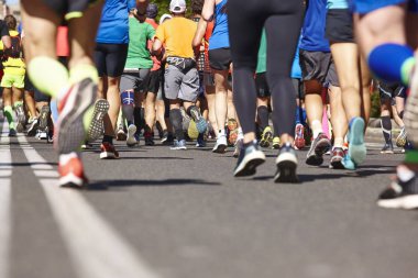 Maraton koşucuları sokakta. Sağlıklı yaşam tarzı. Sporcu