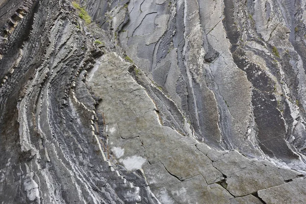 Flysch dramatic rock formation Cantabric coastline in Zumaia, Eu — Stock Photo, Image