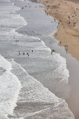 Yukarıdan La Salvaje plajı. Bask ülkesi, İspanya