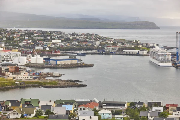 Capital de las islas Feroe, Torshavn. Puerto y centro de la ciudad. Streymoy i —  Fotos de Stock