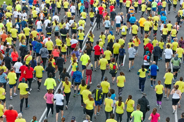 Runners Street Athletes Motion Urban Competition Vertical — Stock Photo, Image