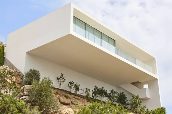 Fachada Edifício Moderno Com Varanda Cor Branca Espanha — Fotografia de Stock