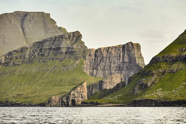 Ilhas Faroé Falésias Oceano Atlântico Pôr Sol Vista Deslumbrante — Fotografia de Stock