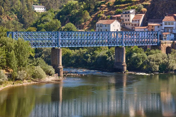 Ponte Comboio Azul Metálico Peares Ribeira Sacra Espanha — Fotografia de Stock