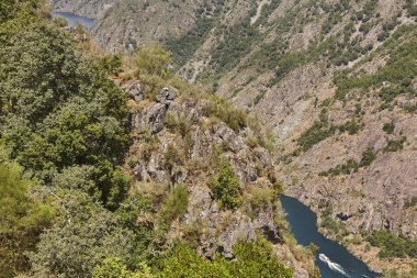 Ribeira Sacra. Ourense 'deki Sil River Kanyonu, tekne turu. İspanya