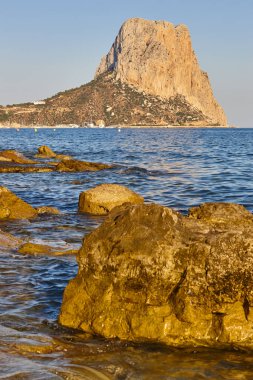 Penon de Ifach. Alicante 'deki İspanyol Akdeniz kıyıları. Calpe, Valencia