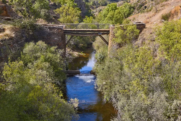 Starożytny Kamienny Most Nad Rzeką Jaramą Roblelacasa Guadajara Hiszpania — Zdjęcie stockowe