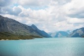Nádherná krajina s jezerem Gjende, hřeben Besseggen, zahrnuje národní Park Jotunheimen, Norsko