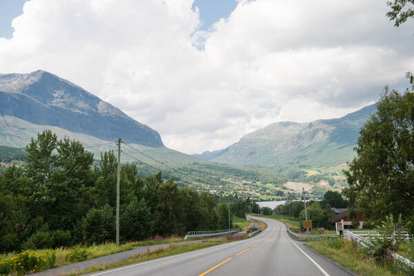 исследовать