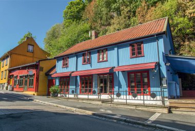 parlak renkli evler Street güneşli gün, oslo, Norveç 