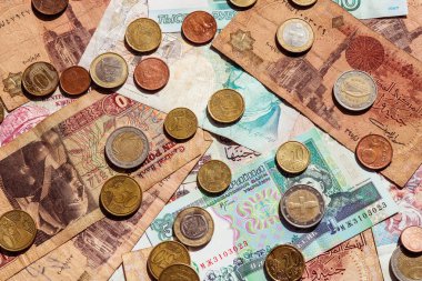 Tüm dünyadan banknotlar ve paralar. Para nakit para birimi.