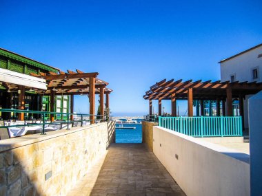 Limasol Marina Kıbrıs'ta Mediterranian denizine patika