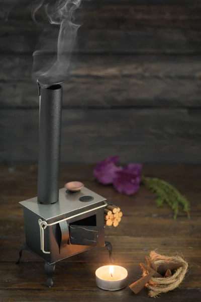 Bruciatore Incenso Originale Con Vecchia Forma Cucina Foto Stock