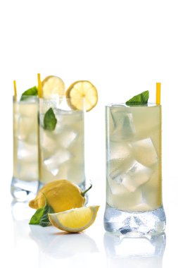 Limon ile soğuk limonata