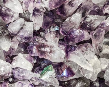 Toplu olarak mor kuvars