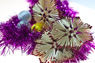 Noel ile kırmızı ve beyaz mavi parlak yıldızlı tema arka plan. Hediyeler, süslemeleri ve tinsel. Lütfen bkz: benim geniş Aralık Noel görüntüleri.