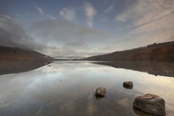 Loch Achilty Een Grote Schilderachtige Laagland Zoetwater Loch Ingesteld Binnen — Stockfoto