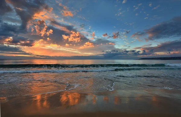 Colourful Sunrise Stunning Clouds Reflections Clouds Low Tide Beaches Hartenbos — Stock Photo, Image