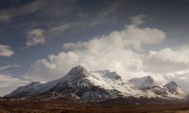 Kar maskeli, görkemli ve güzel