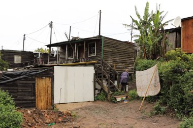 Her şey sonra yağmurlu bir gecede ıslak