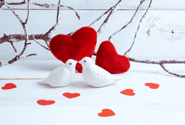 Décor Intérieur Intérieur Pour Saint Valentin Avec Figurines Porcelaine Pigeons — Photo