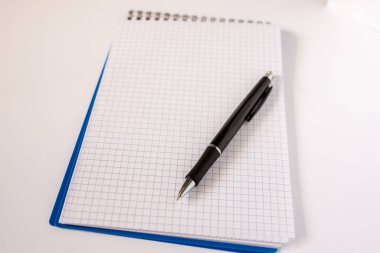 defter ve kalemler sanat rengi