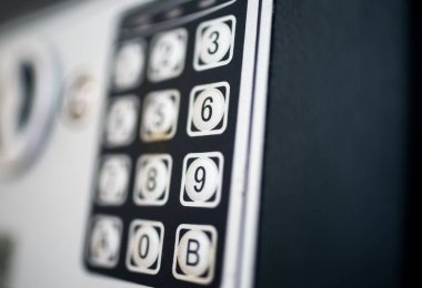 elde güvenli banka uzaktan kumanda