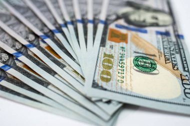 beyaz arka plan üzerinde para banknot