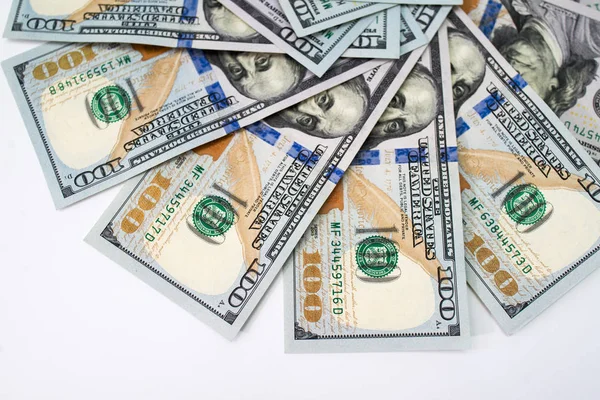 beyaz arka plan üzerinde para banknot