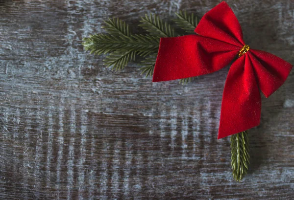 Ahşap arka planda noel süslemesi