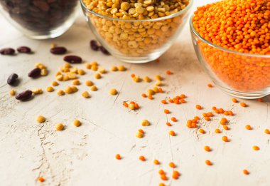 bezelye ve mercimek Lezzetli sağlıklı besin