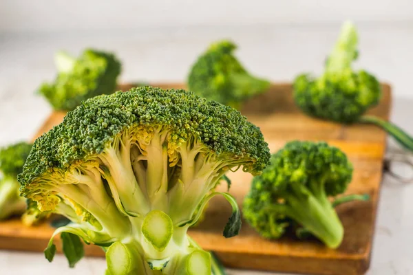 Brócoli Fresco Saludable Sobre Fondo Claro — Foto de Stock