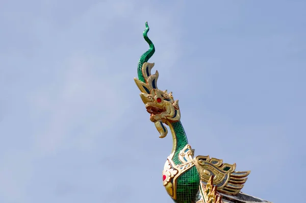 Estructura Estatua Serpiente Fondo Azul Del Cielo — Foto de Stock