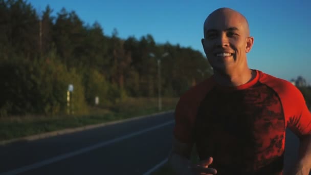 Porträtt Ung Atletisk Man Utomhus Fitness Sport Och Hälsosam Livsstilskoncept — Stockvideo