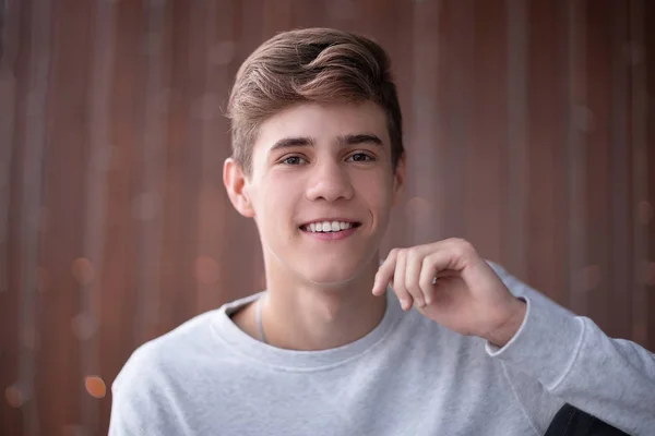 Handsome Teenager Guy Years Old Smiling Looking Camera Close Emotional — Stock Photo, Image